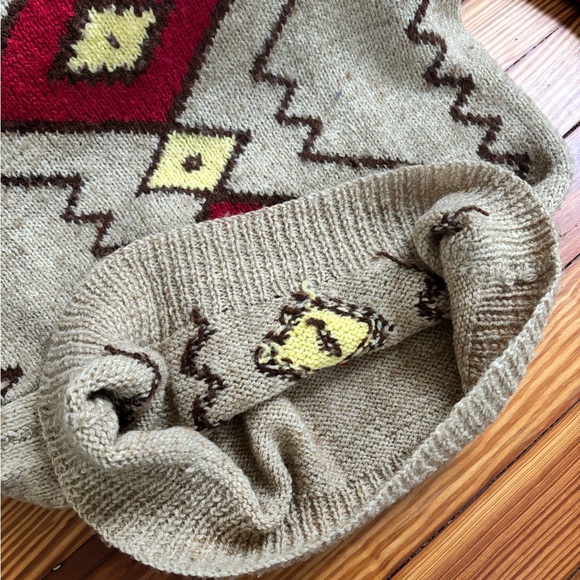 Handmade Pattern Sweater - Picture 3 of 4